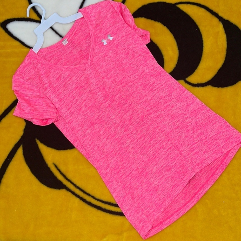 UNDER Armour v neck shirt XS